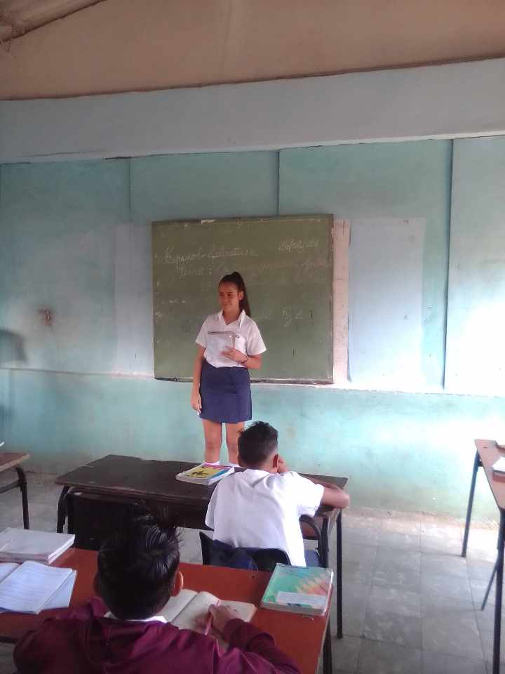 EsbuCorria's tweet photo. Se fortalece la formación vocacional hacia carreras pedagógicas a partir del trabajo con monitores.
@DiazCanelB @hechavarr4 @niurdisreyes @dpestgo @FrenteDme @MurciaRelvis #CubaMined #CubaEduca #SomosContinuidad https://t.co/CyNHkeAXkf