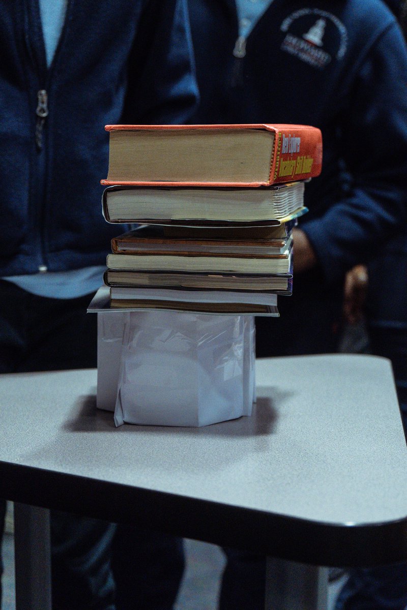 Thank you to to the Howard University College of Engineering and Architecture Student Council for bringing the, "Elevate: Celebrating Black Excellence in STEM," event to our school! Our students participated In a Black History presentation and STEM challenge.💙
#HUMS2