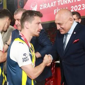 <a href="/Fenerbahce/">Fenerbahçe SK</a> Al utanmaz! Müsait bir yerine monte edersin!