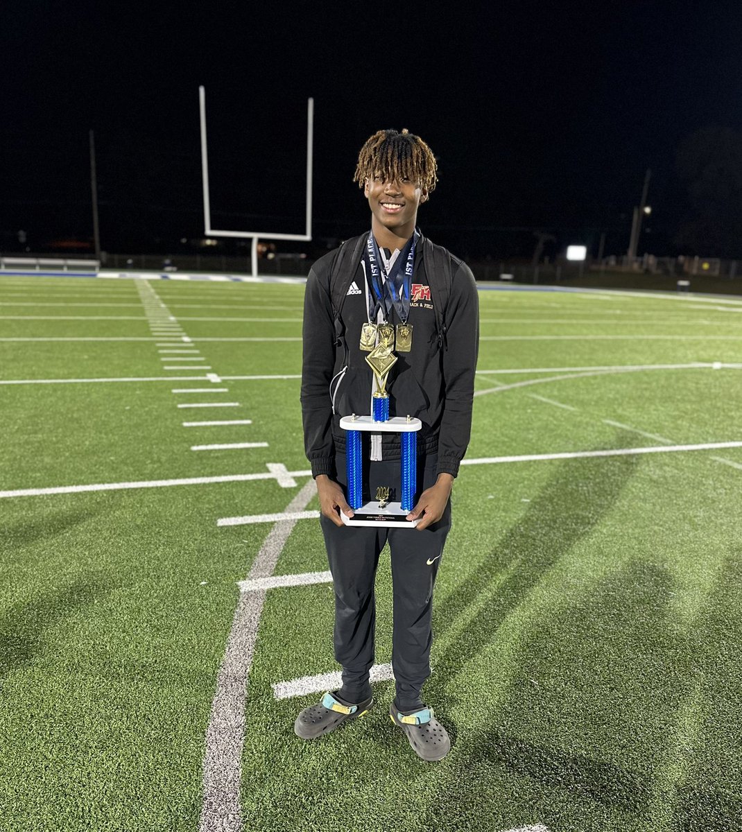 Micahi_Danzy's tweet photo. A lot of work to be done but I’m blessed to have this opportunity to share what God has blessed me with. 

Meet MVP…

Long Jump: 🥇
100m: 🥇
200m: 🥇

@ESPN 30 for 30
Dropped 30 on ‘em like Kobe in the clutch! https://t.co/bZLT6Br2bH