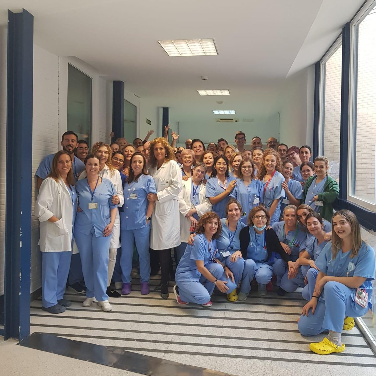 📢🗞️No teníamos dudas sobre la excelencia de este gran equipo, pero desde ahora está certificado por la ACSA. Primera UGC de Cuidados Intensivos en Andalucía en recibir Certificado de Excelencia‼️
Trabajo duro, implicación, vocación de servicio público 💪🏻<a href="/semicyuc/">SEMICYUC</a>, <a href="/samiuc_uci/">SAMIUC</a>.