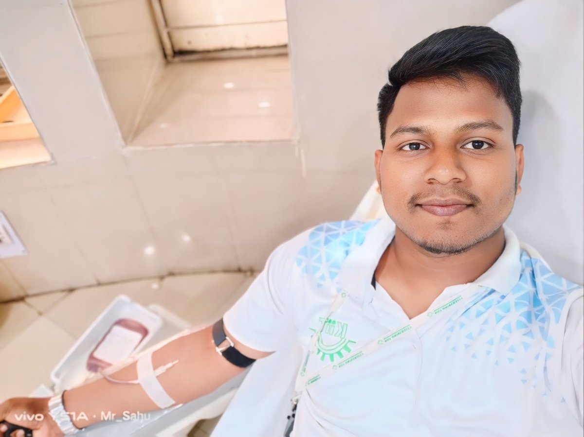 Debananda1812's tweet image. Again I got a novel chance to donate blood to a cancer patient at @KIMSBBSR today.... ❤️
#5thtime #blooddonation
#cancerpatient 
@achyuta_samanta