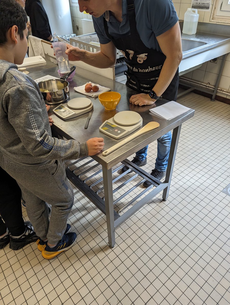 #ÉcoleOuverte au collège #Jour1
Atelier cuisine, séances de mathématiques, de français,  perfectionnement sur Scratch et activités sportives
Un programmateur varié pour les 73 élèves inscrits de la 6ème à la 3ème