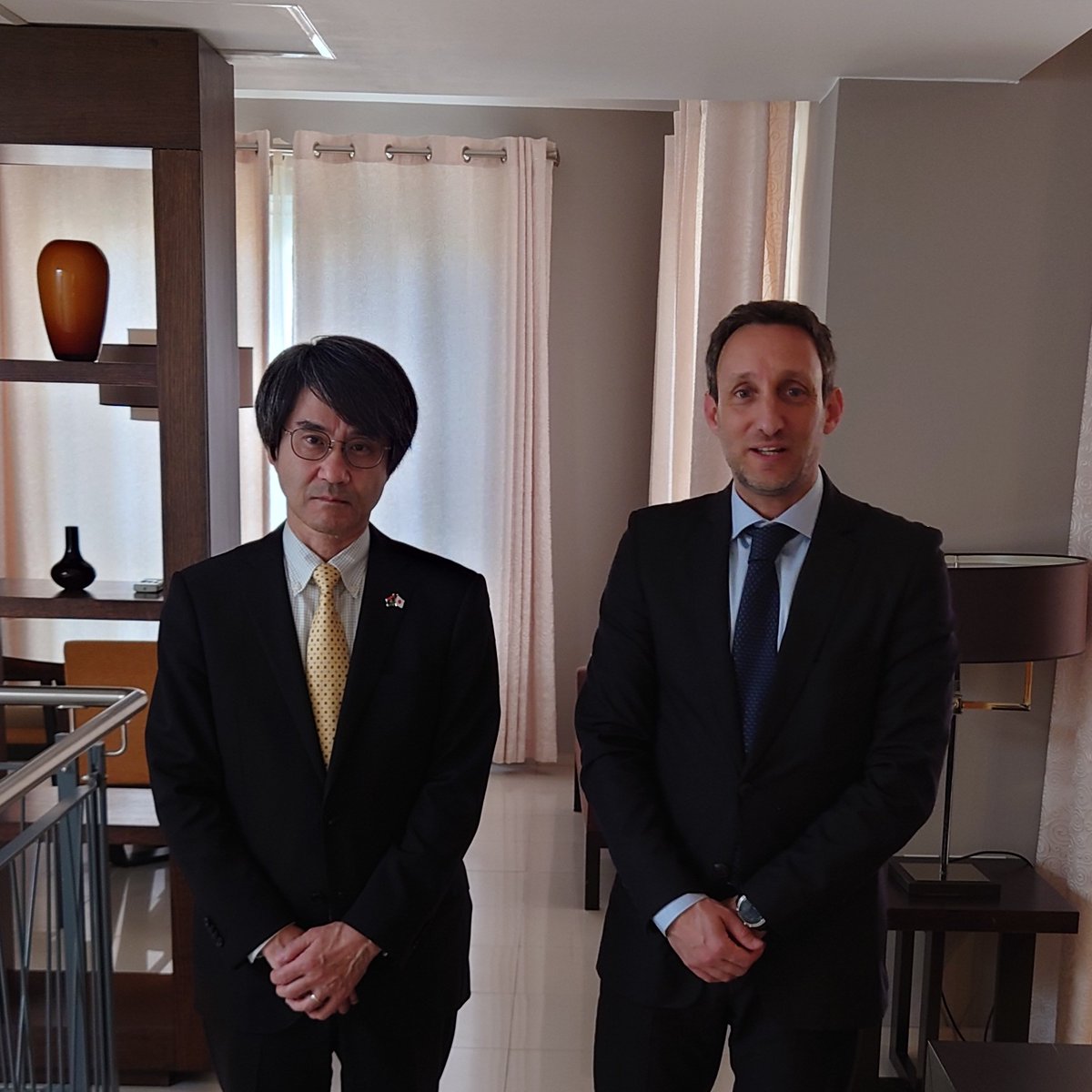 🇯🇵 Ambassador SHIMMURA met w/ @ServadeiMichele, UNICEF Rep. #Libya #Tripoli, reaffirming commitment to humanitarian support in eastern Libya post-Storm Daniel. #UNICEFthanks Japan for pledging an additional USD 1.6 Million to @UNICEFLibya, totaling USD 2.6 Million for flood…