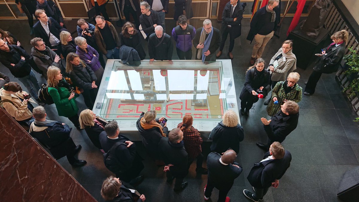 Andrang bei der Demokratie Kulturausschuss <a href="/AGH_Berlin/">Abgeordnetenhaus von Berlin</a> heute bei VorOrt-Termin auf dem #CampusfürDemokratie