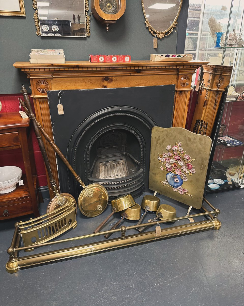 astraantiques's tweet photo. If you need a bit of warmth then head to unit 102 #firesurround #fireplace #warmth #fire #coalfire #hyge #astraantiquescentre #hemswell #lincolnshire https://t.co/vgQKd7Thql