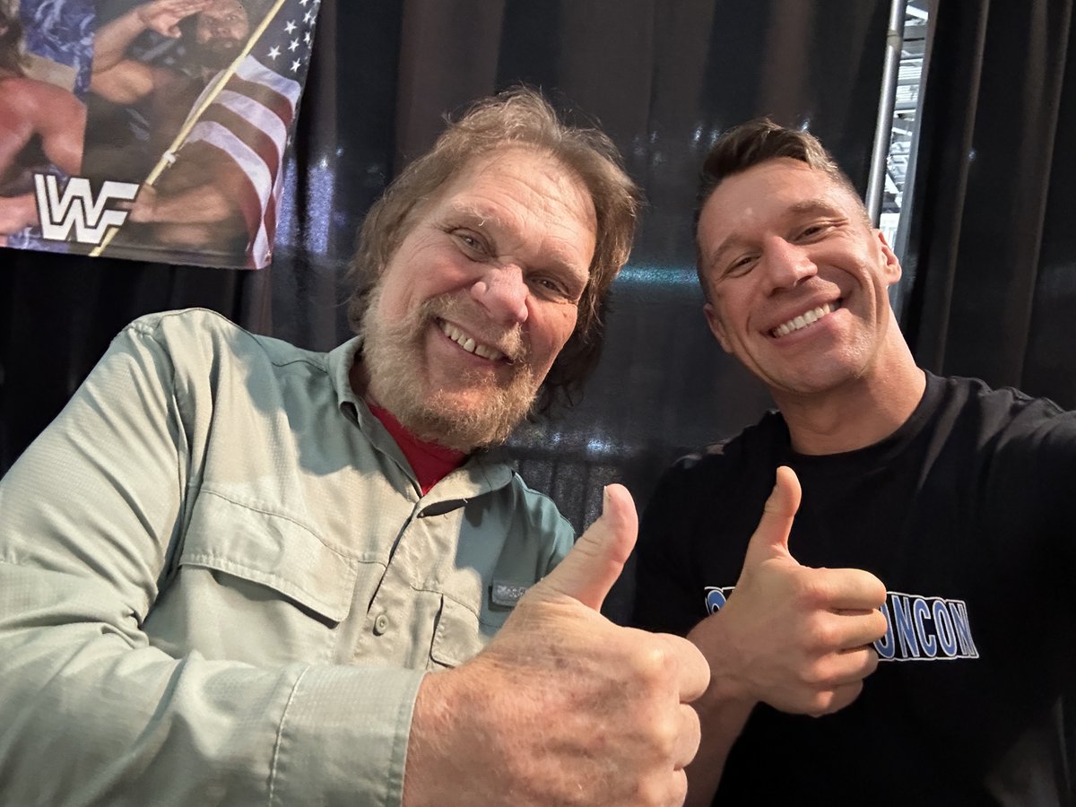 AJKirsch's tweet image. What an amazing weekend hosting @StocktonCon!

Reunited with @trishstratuscom for the first time since @WWEToughEnough in '11, caught up w/@AmyDumas, talked shop w/@RealHacksawJim, moderated panels with all 3, even autographed a copy of #WWE2K19!

I can't believe this is work 🙏