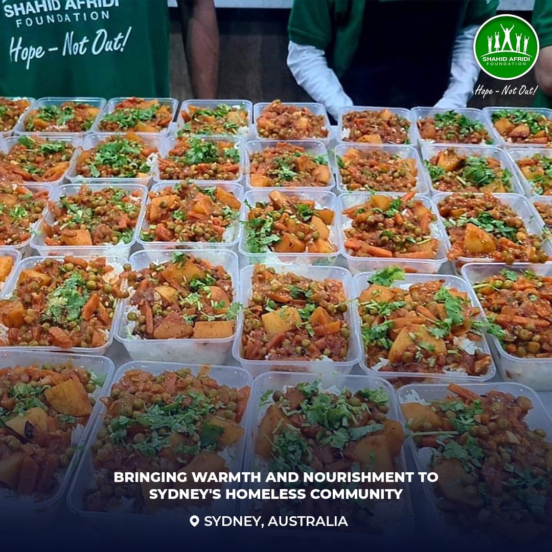 SAFoundationN's tweet photo. Making moves across borders; #SAF Australia's dedicated team extends a helping hand to the homeless community in Sydney. Together with our volunteers from the Australia Chapter, we stand in solidarity with Hope In Australia. Grateful for the support from #BrothersInNeed and #TheCulinarySchool in making a difference and ensuring #HopeNotOut for all!