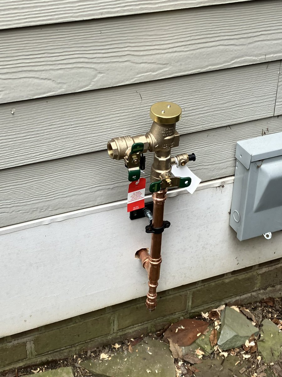 plumbing_choice's tweet photo. New supply for irrigation in #annapolis with backflow install.
#plumber #plumbing #dena #waterheater #wellpump #draincleaning #drainage #maryland #pasadenamd #glenburnie #severnapark #backflow #pasadena #google #googlemybusiness #baltimore #googlemaps #googlesmallbusiness https://t.co/BUyEs0WaAl