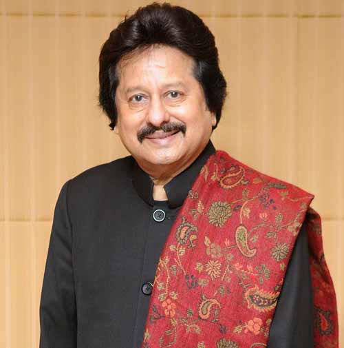 . @DirectorsIFTDA mourns the demise of Legendary Ghazal Singer Pankaj Udhas ji. We pray to the Almighty to bless his noble soul and give courage to his bereaved family to bear the irreplaceable loss.