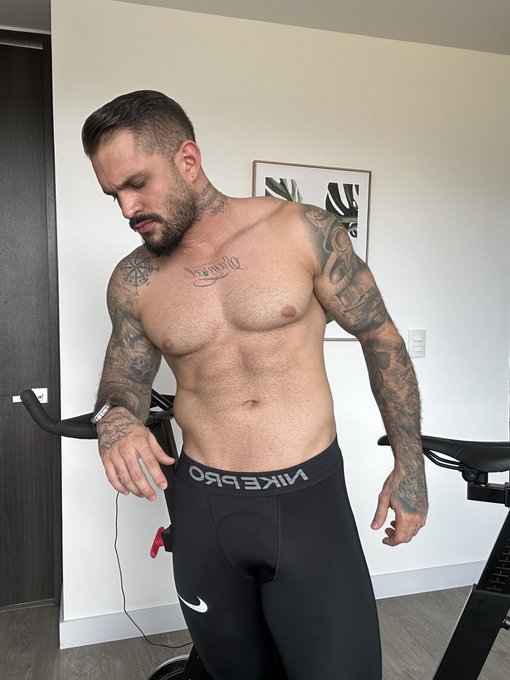 I can be your Gym Bro 😏🫶🏼 https://t.co/yGv4S5pS4L 70% OFF! https://t.co/g7EDCB5Gnn