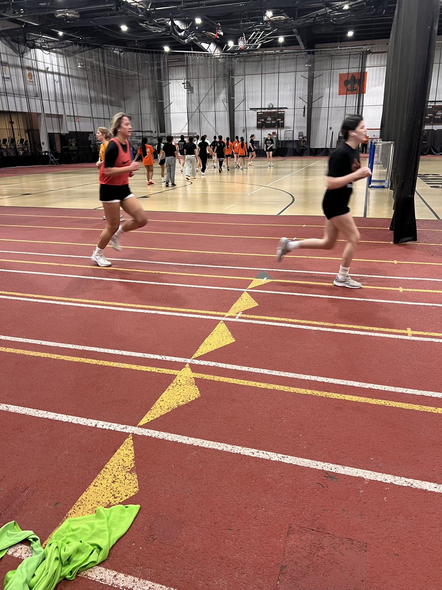1st session ✔️
Congratulations to Mackenzie Loomis on the 6:12 Mile!
See everyone in the afternoon for session 2 on the Turf‼️