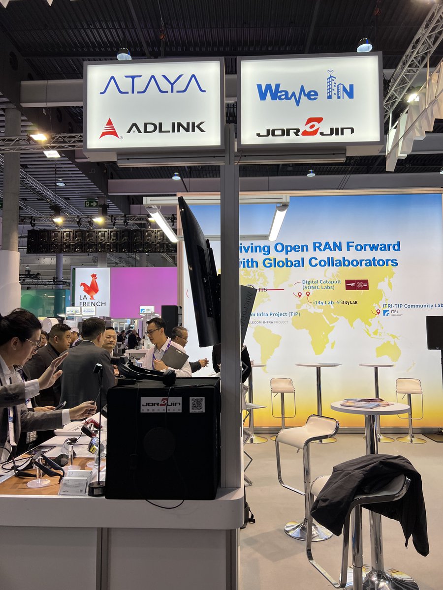 We are at #MWC24 and demoing Harmony’s #universalconnectivity in action! And with Chorus, set up a #Private5G network in less than 3 minutes. #zero-trustsecurity #costreduction #lifecyclemanagement. Hall 5, Stand 5A61 & Meeting Room Hall 2, Stand 2A11MR