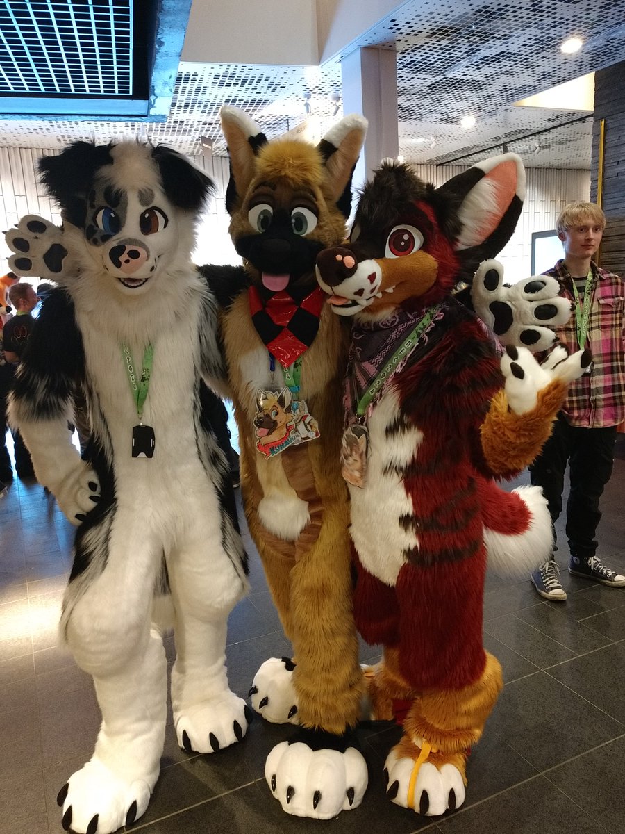 <a href="/GanzoYote/">~CoyotingAround~</a> <a href="/CertifiedBlep/">Luuwaku</a> and another suiter I need help identifying looking cute at #NFC2024, congrats on winning the dance competition too Ganzo! 🎉 🏆