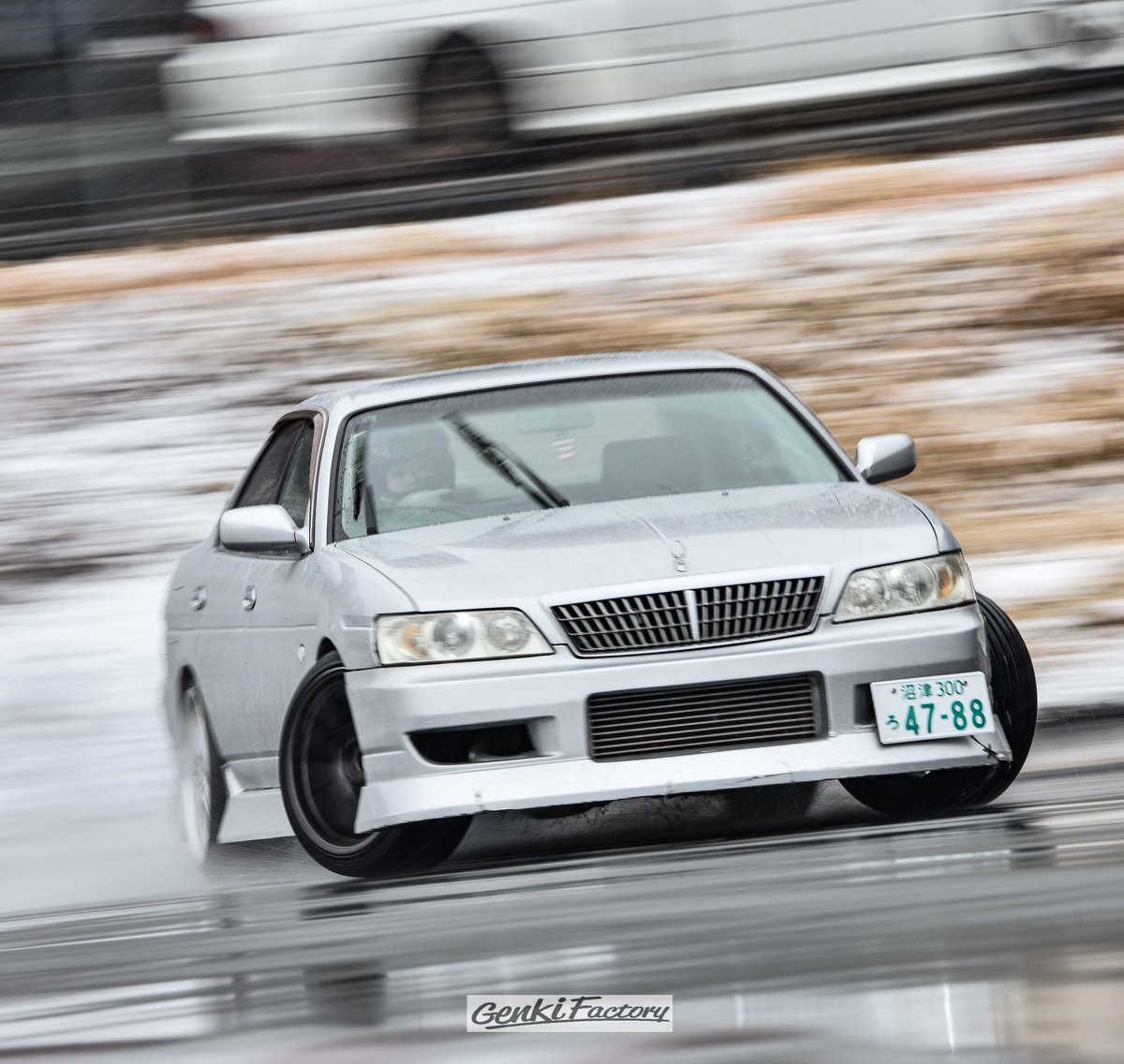genkiphoto3104's tweet photo. まっとも走

ステッカー購入して頂けると
嬉しいです！

#まっとも走
#drift
#ドリフト
#rt https://t.co/3rC9d69L28