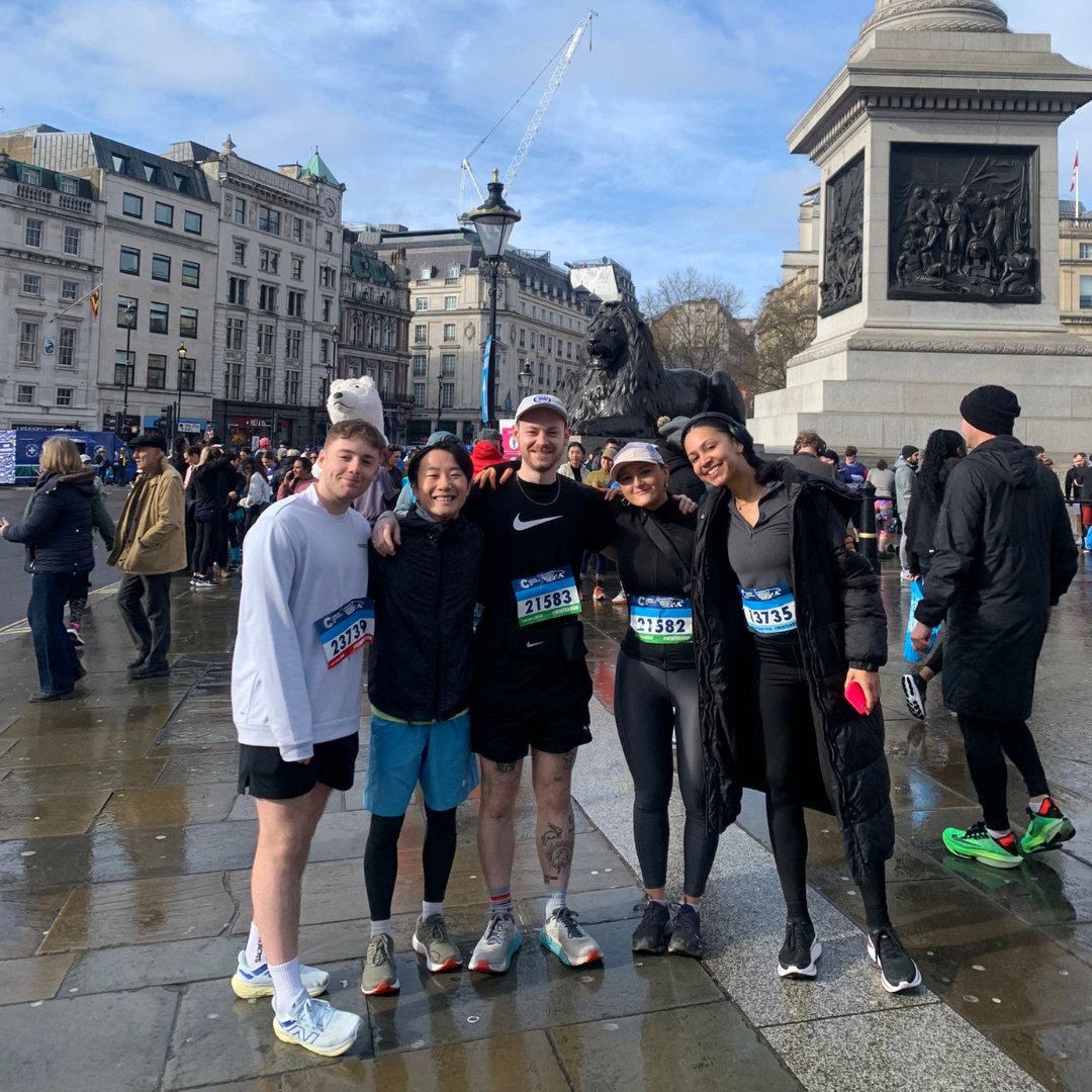 firstmile's tweet photo. Ten brave members of the First Mile team headed down to Trafalgar Square yesterday to take on the #londonwinterrun 🏃♀️
Well done to everyone who took part!
#LondonWinterRun #cancerresearch #charity #beoneteam @CR_UK https://t.co/XQwwar99Oe
