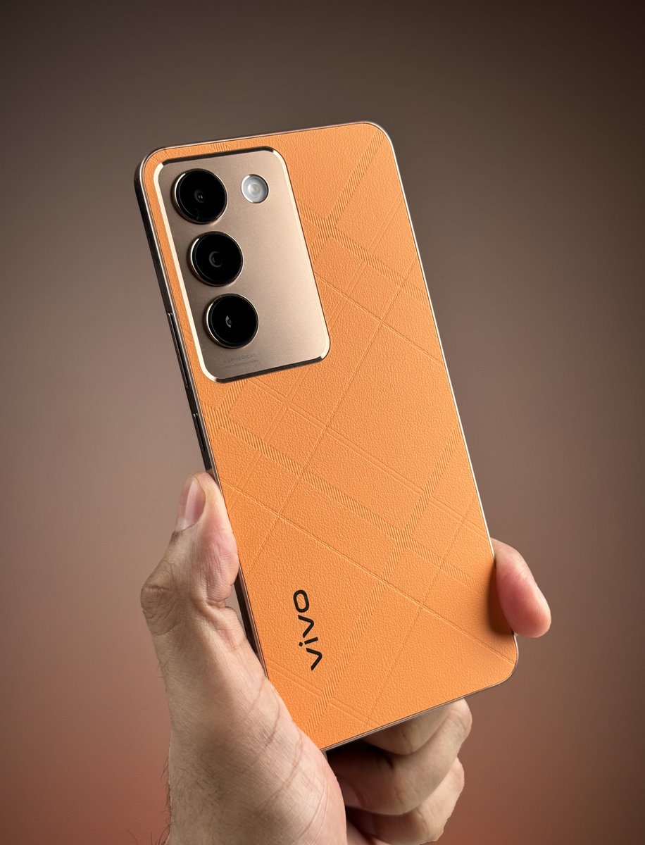 Alright. 
200 likes on this post and I'll giveaway the vivo Y200e to the #stufflistingsarmy tomorrow 😍
400 likes and 200 reposts and i'll make it 2x 😎