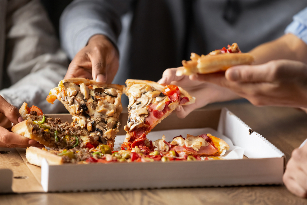 Fajitas?” “Nah” “Chinese?” “Not tonight” “Pizza?” “Yeah, maybe!' ... If you're having a takeaway this weekend, do yourself a favour and check the food hygiene score before you place your order. 🤮 👉 orlo.uk/5ybPU