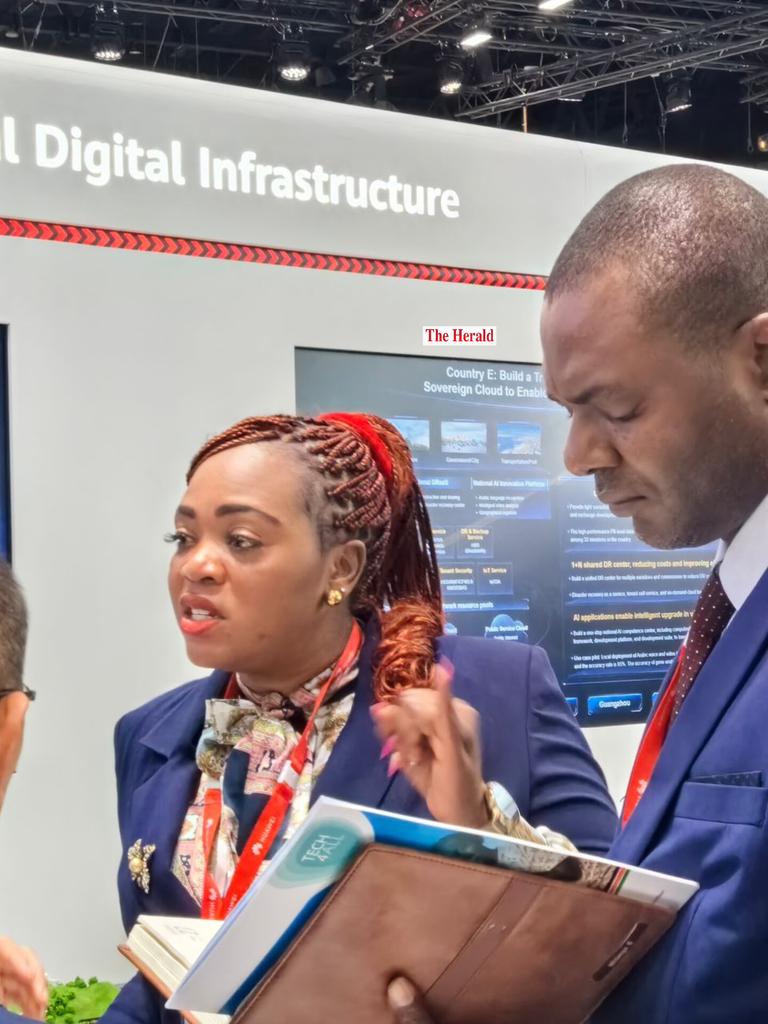 .<a href="/MICTPCS_ZW/">Ministry of ICT, Postal & Courier Services - Zim</a> Minister Dr Tatenda Mavetera is in Barcelona, Spain attending the Mobile World Congress 2024. This morning she visited the Huawei Exhibition Hall accompanied by VP of Huawei Sub-Saharan Region Phil Li and MD of Huawei Zimbabwe Shengwan Yang.  
📸: Hatred Zenenga