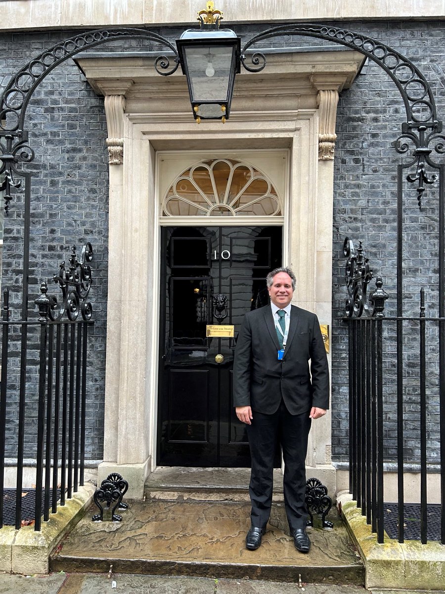 NPA chair ⁦@nkpharmacy⁩ talked with PM’s advisors last week, at No10 Downing Street. Candid discussions about the community #pharmacy sector’s challenges and opportunities.