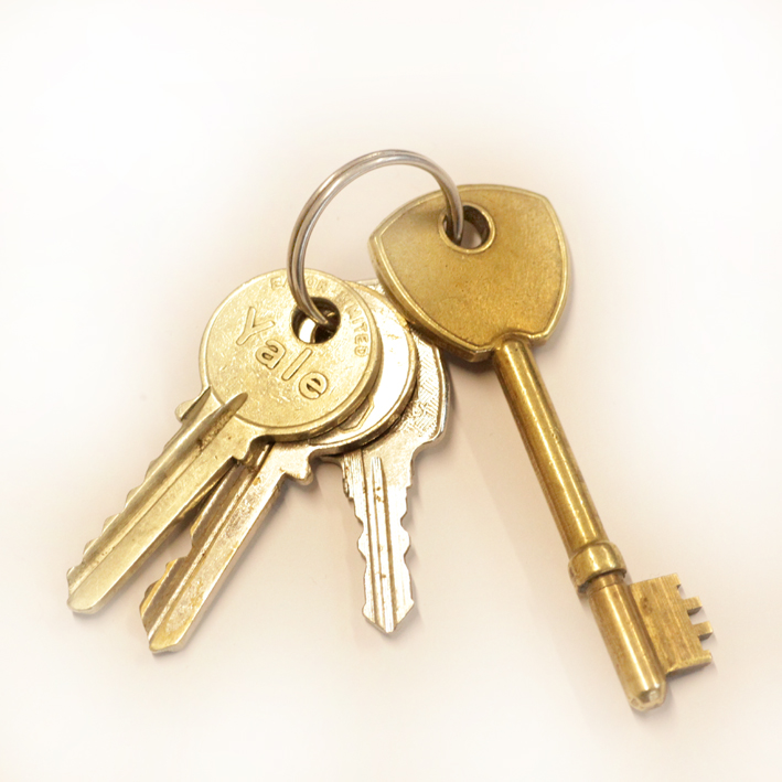Remember your keys are more than a keyring accessory, they could help save your life!
In case of a fire, keep your keys close to exits and in an accessible location, so you and your family can have a swift escape 🔑