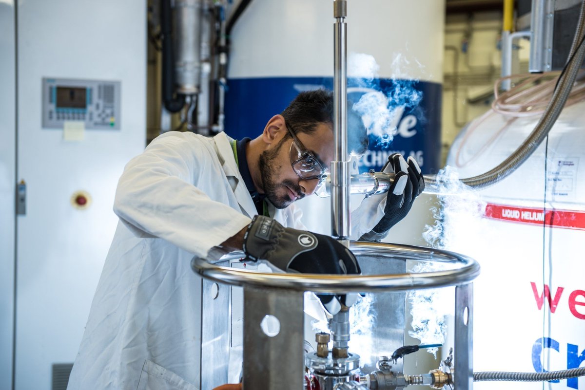 📰 £200k funding boost for Physics Technical Apprentices 45% of technicians supporting physics research & teaching activities in UK uni’s are 51+ yrs old - we're tackling the aging workforce gap with @PhysicsNews @EPSRC ➡️ Read more buff.ly/47R2G8Z 📅 Deadline 1 March