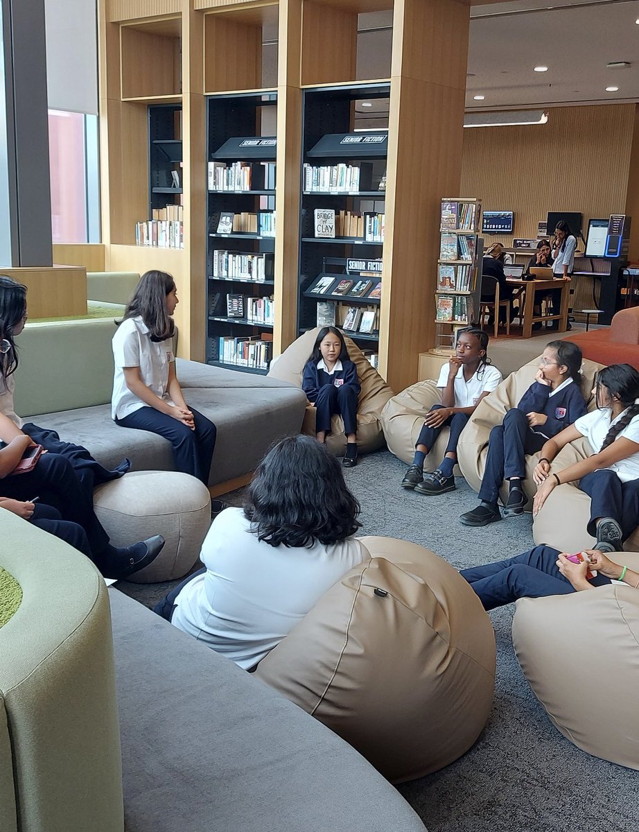 DColLearning's tweet image. Our first lunchtime book club off to a great start! Initiated, organised and led by Mishika and Eleanor Yr 8 👏🏽