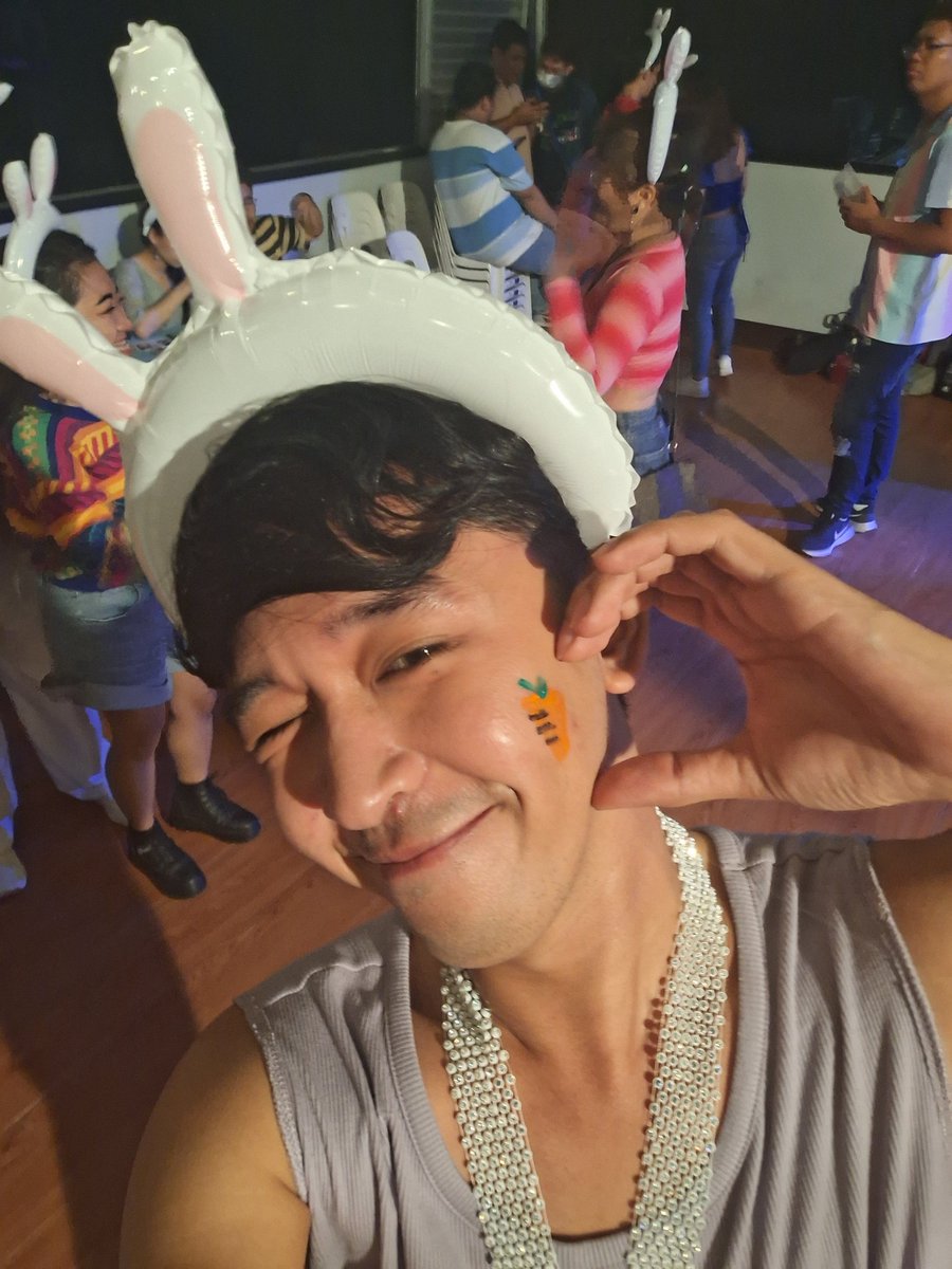 violetkim21_'s tweet photo. I saved your Carrot @AE_cray 💚🐰🥕🧡
#itsmorefunincrayonland #crayonland #projectz_cray #ae_cray https://t.co/us2VmE9N2Z