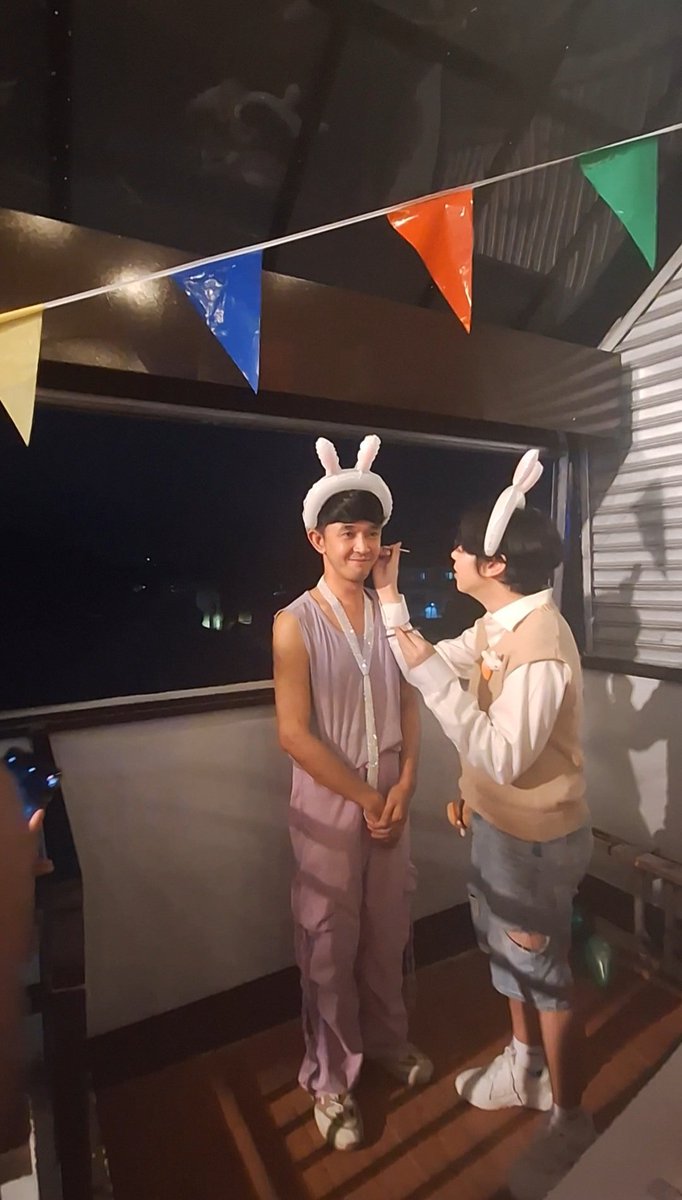 violetkim21_'s tweet photo. I saved your Carrot @AE_cray 💚🐰🥕🧡
#itsmorefunincrayonland #crayonland #projectz_cray #ae_cray https://t.co/us2VmE9N2Z