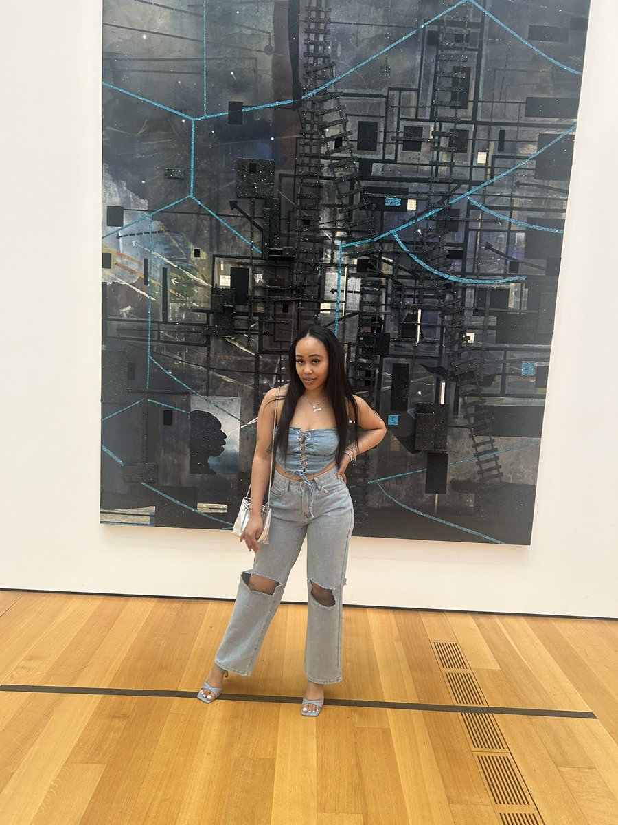 __vistosoXO's tweet image. she a baddie she know she a 10 💜♓️ #feb25 #chapter26 #piscesszn #bdaygirl