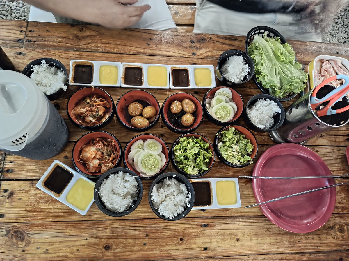 IHHHHH 

post a random photo. kung hindi, mamalasin ka ngayong 2024.