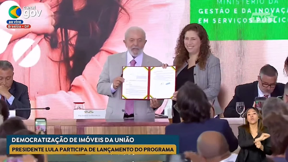 “O que a gente está assinando hoje aqui, Presidente, são esses dois decretos: o do Programa de Democratização dos Imóveis da União e desse GT interministerial para os imóveis não operacionais do INSS, que têm um potencial enorme', @edweck_rj em apresentação.