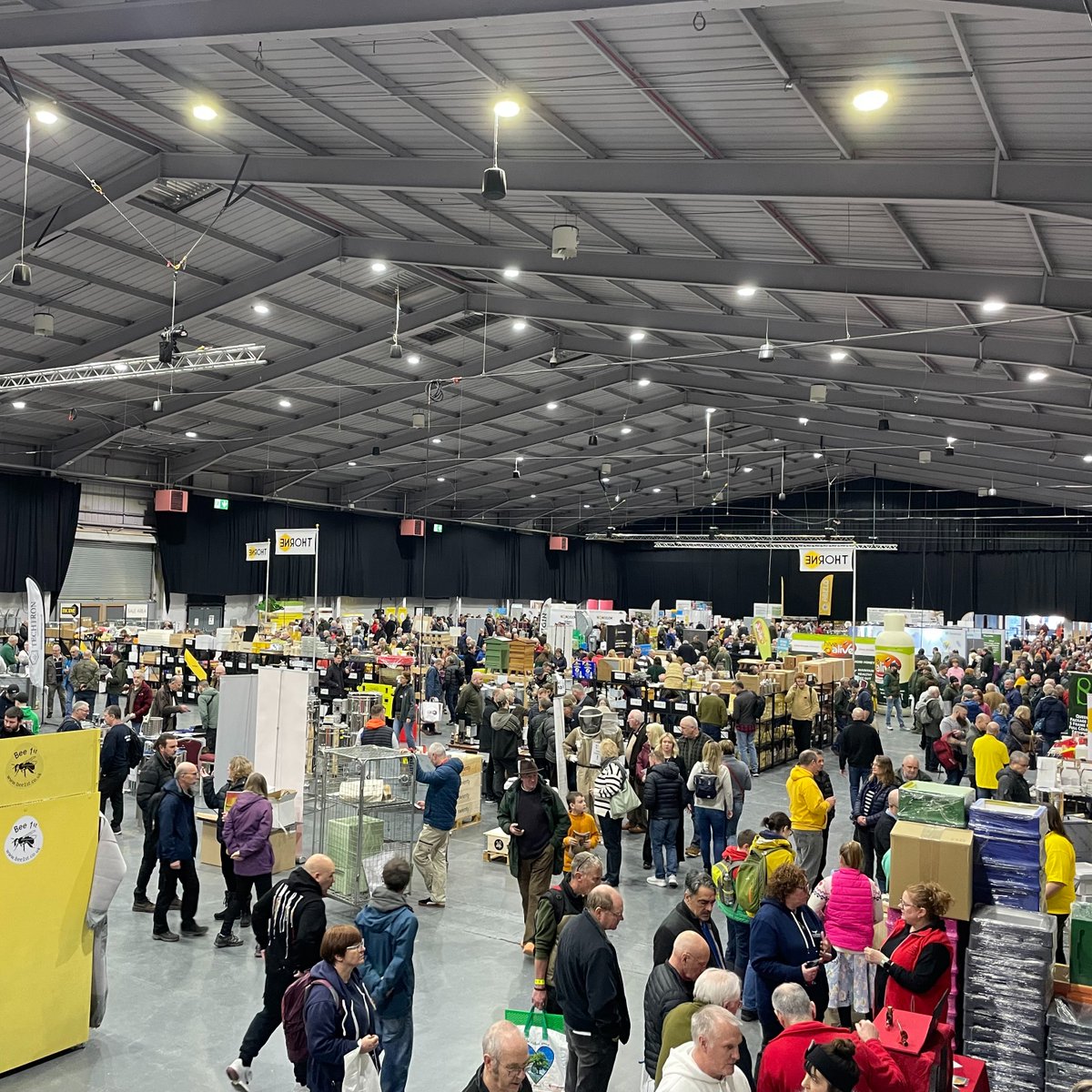jcwildflowers's tweet photo. 🐝 The Beekeeping Show 🐝
A big thank you to @beekeepingshow for hosting a great event in Telford on Saturday.
Roger and Georgia from the #JCTeam took our brand new brochure with them (keep your eyes peeled this week to see how you can get your hands on one 👀)! https://t.co/RVz12fkm8i