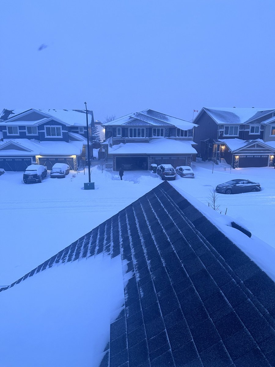 jenners151's tweet photo. The street window watching show today is fascinating. 
Truck #1 that was stuck seems to have gotten out! 
Who’s next?! 

#yegwx #abstorm #yegweather #yeg https://t.co/5NhqOKdkg1