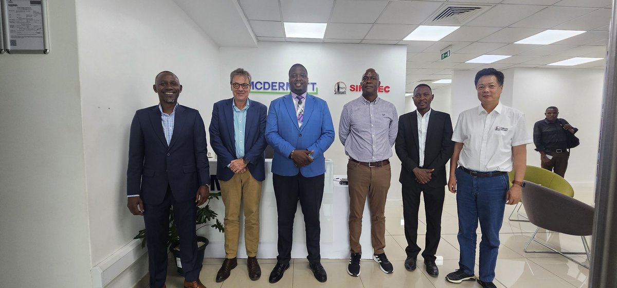 Earlier today, the leadership from @UgandaChamber extended a courteous visit to @McDermott_News and @SinopecNews, engaging in fruitful discussions aimed at advancing Uganda's oil and gas sector.