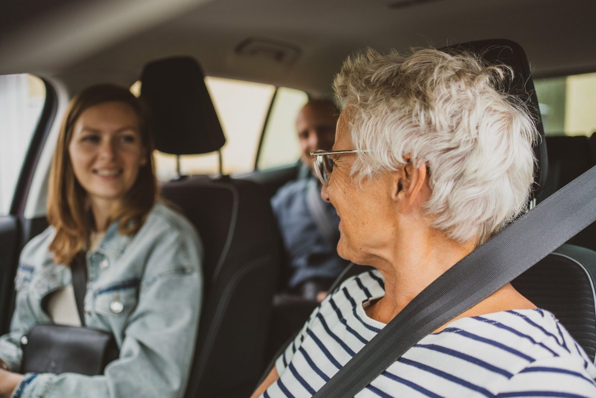 nabo_go's tweet image. Lad os stille skarpt på det virkelige problem: at flere og flere bliver nødt til at købe en bil for at få hverdagen til at hænge sammen. 

altinget.dk/transport/arti… 

#samkørsel #dktrp #dkgreen #dkpol @Anmuu