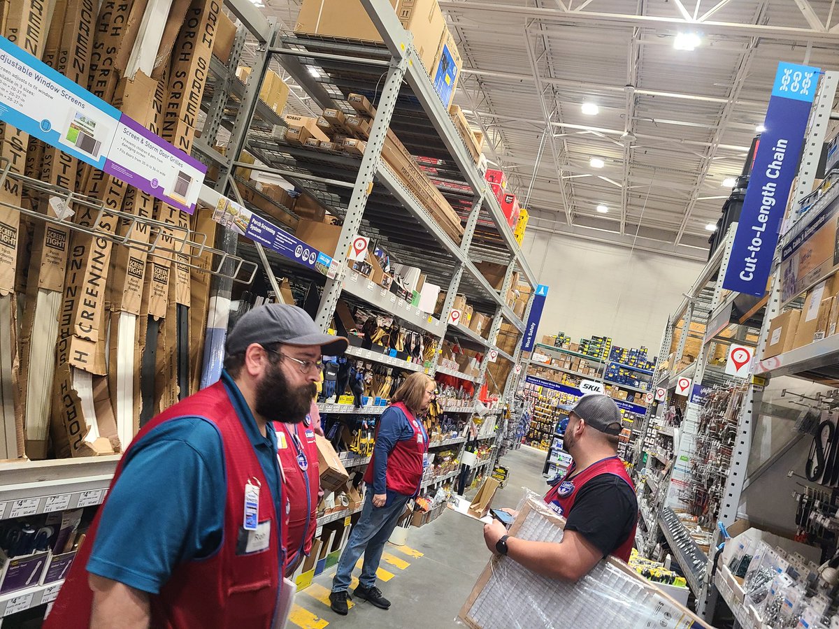 lowes2918rva's tweet photo. Another productive Department Walk at 2918! This week, we took a deep dive in Hardware to find ways to drive Instock, Sales, and Service!
#R1MMW #WinSpring #HungryToWin #LowesRVA #PrinceGeorge #D899Strong @BlueBoxR1 @BenitoKomadina @MYoungsonLowes @steveyoung456 @CharlesSt73 https://t.co/VUwCbhOX8B