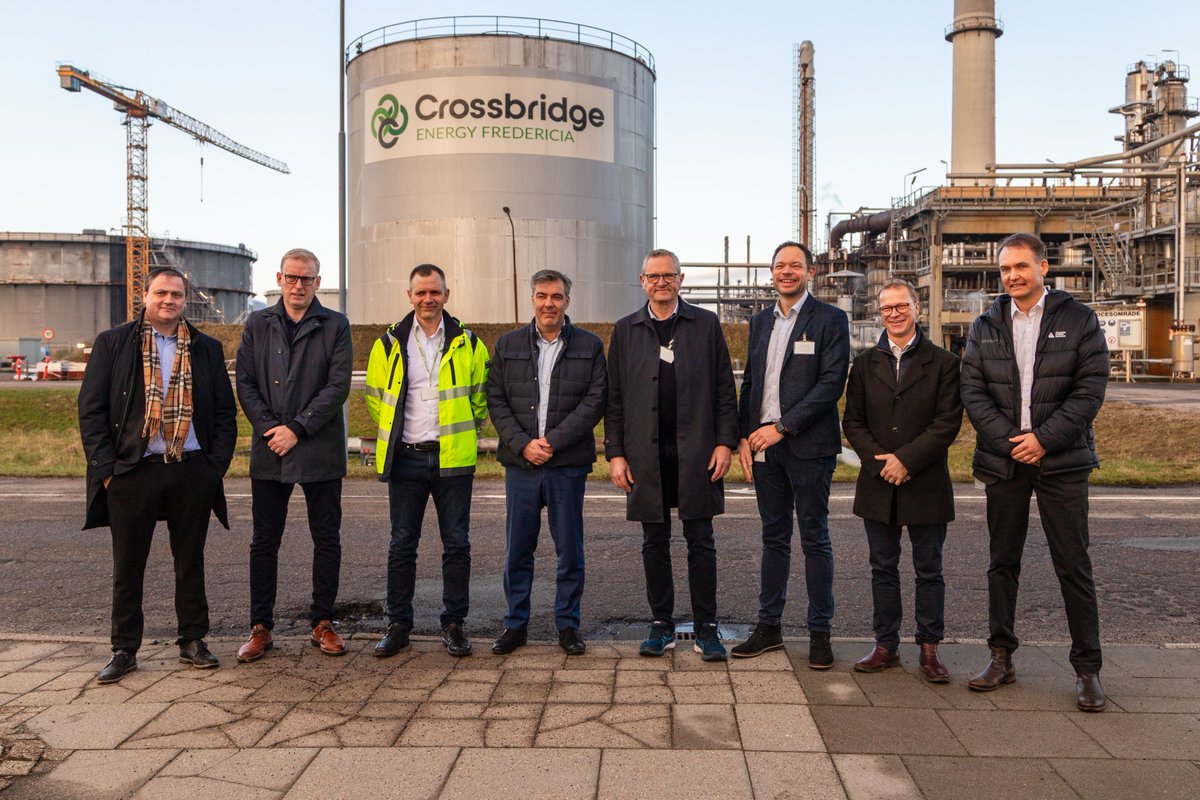 To meet EU goals, green H2 production must scale quickly and a hydrogen pipeline infrastructure is key. <a href="/EverfuelEU/">Everfuel</a> and Crossbridge Energy Refinery delivered this message to the Danish Minister for Climate, Energy and Utilities, <a href="/L_Aagaard/">Lars Aagaard</a> during todays visit at the refinery.