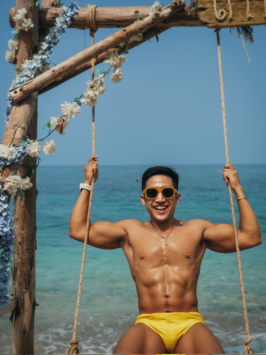 nikitabkk's tweet photo. The sea is calling 🌊😎🩲
#longweekendgetaway
#beachphotoshoot 
#adayinthailand https://t.co/hWzcFJCda1