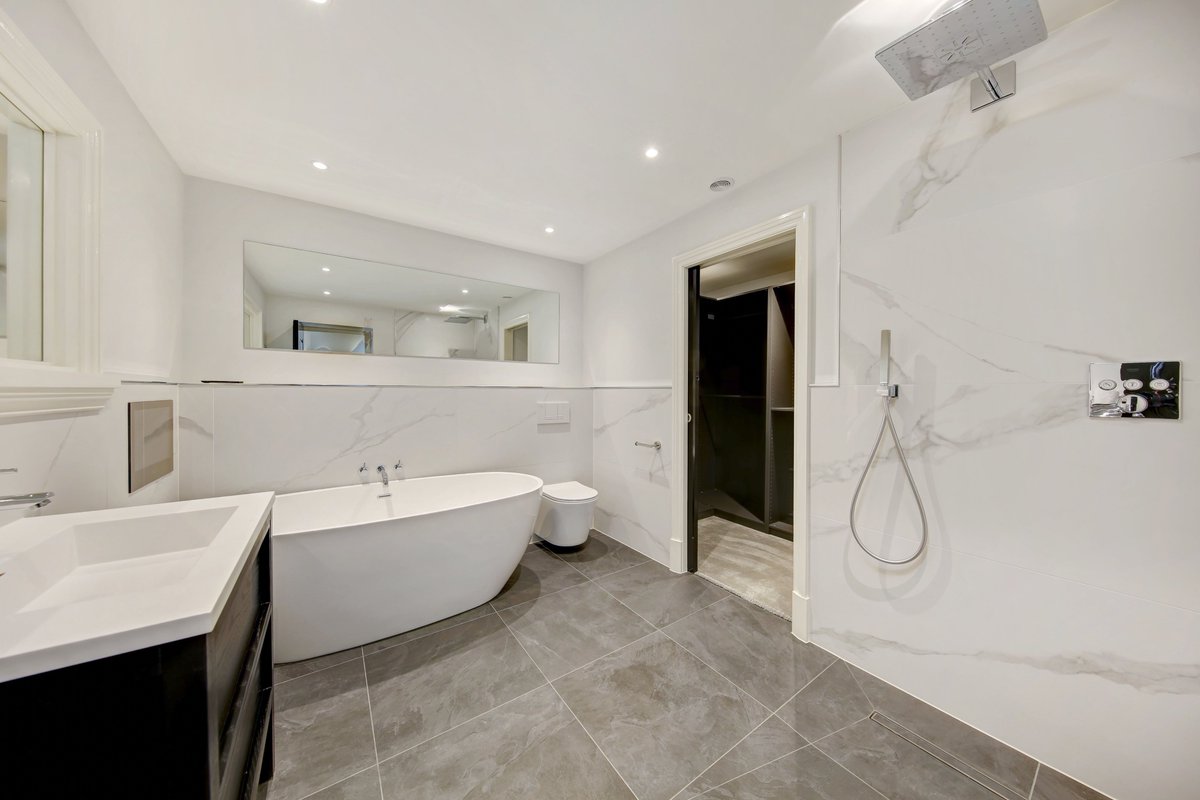 LevertonUK's tweet photo. Penthouse 8, 87 New Square, Chesterfield

2 bedroom, 2 bathroom, 1 WC, roof terrace

Rightmove link - https://t.co/zxGaHfAdPw

Photos by - Chris Woolley (Twenty 20 Photography)

#rightmove
#rentalmarket
#apartments
#chesterfield
#localbusiness https://t.co/oOTrMSpMOC