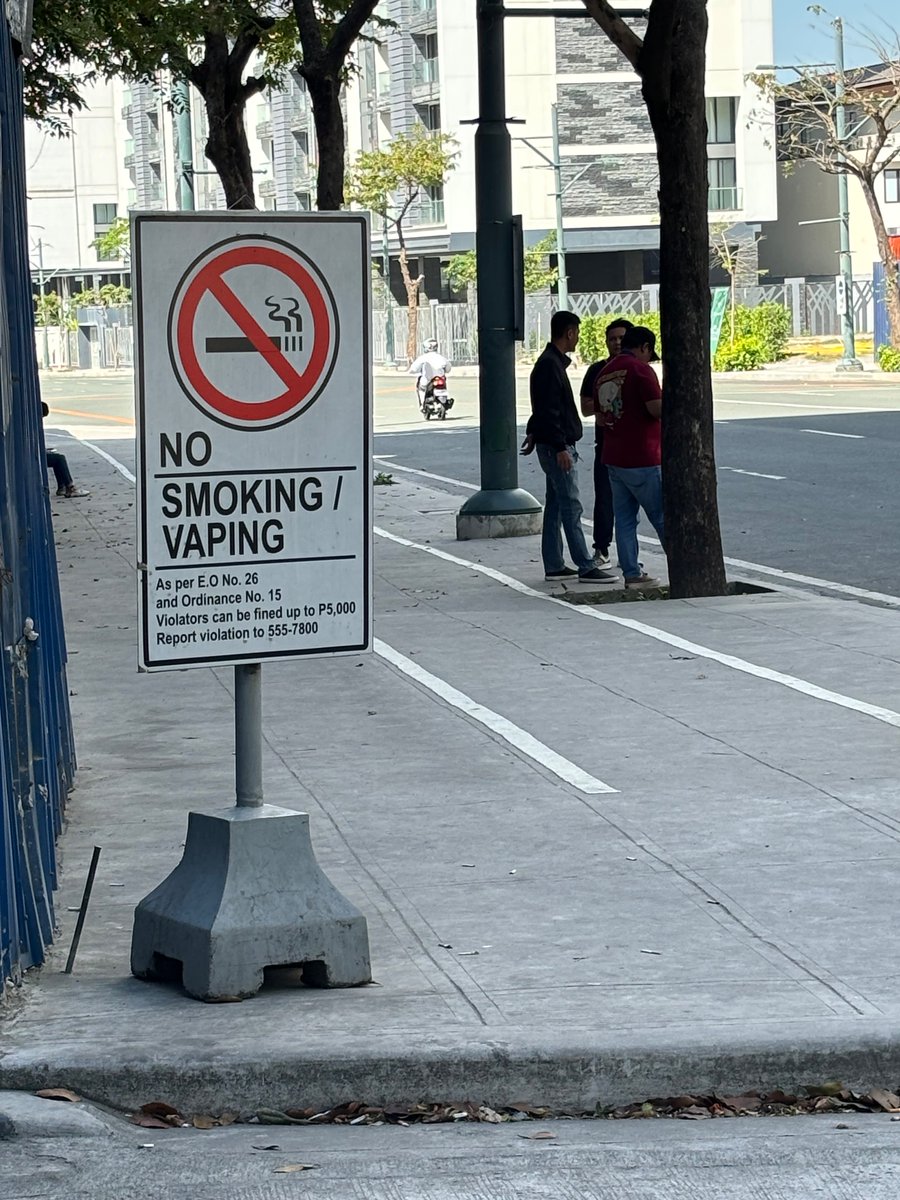 mangmic's tweet photo. @taguig do you enforce? https://t.co/GEhQeTRWgW