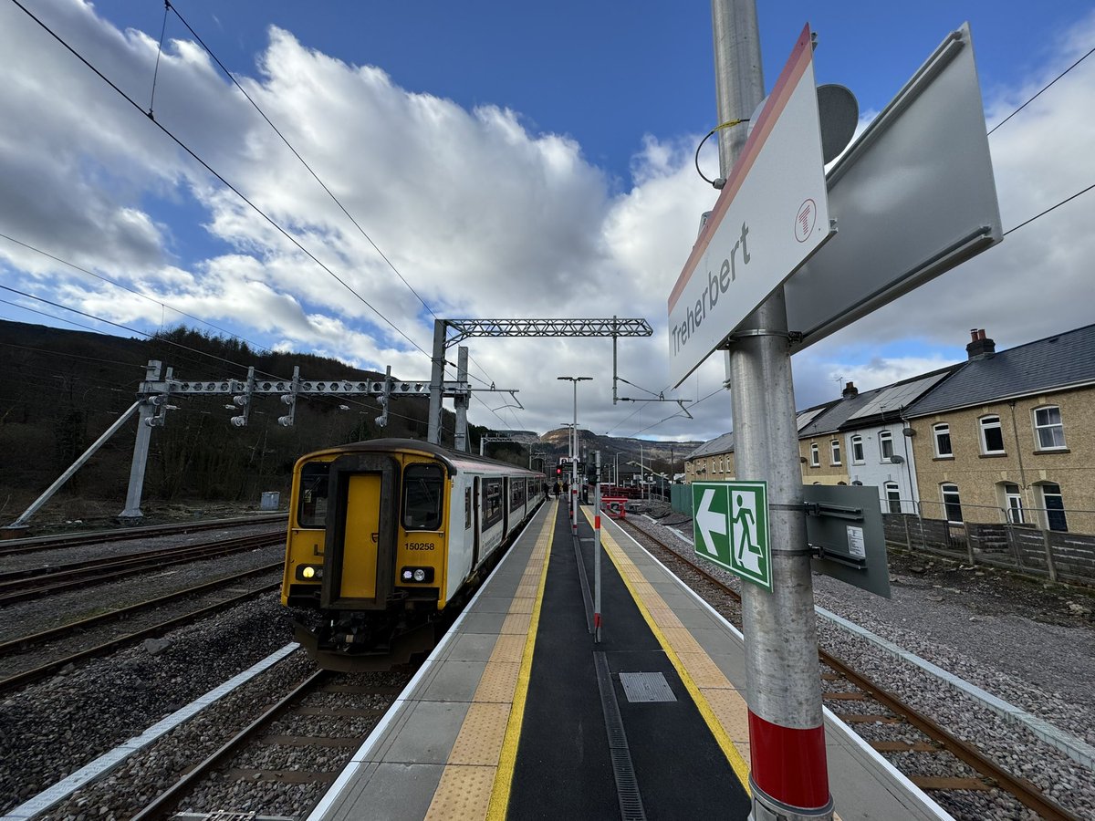 WelshDispatcher's tweet photo. And just like that, I am down to just one line in Wales! Only Milford Haven remains!

Treherbert ✅

150258 sat at TRB awaiting 2F91 just now https://t.co/N9JejdTkwu