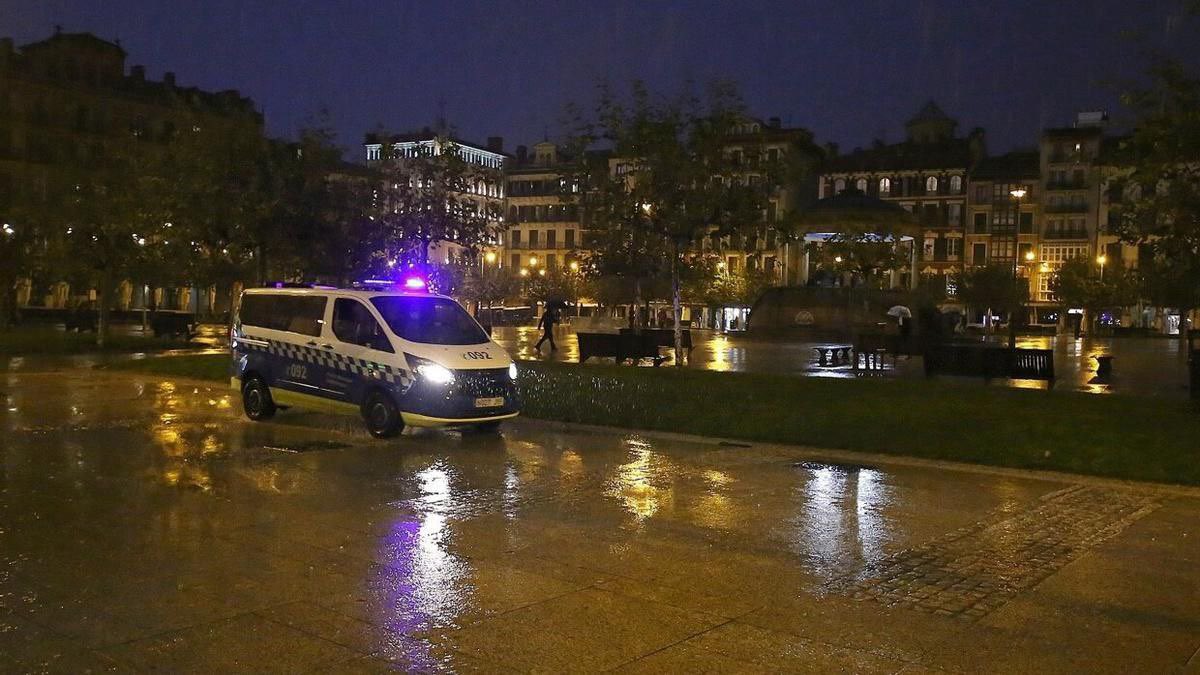 herqles_es's tweet photo. 🇪🇸🇲🇦 | Detienen a dos marroquíes en Pamplona que se dedicaban a agredir sexualmente a mujeres en el centro de la ciudad. https://t.co/Ss3rHHNy34