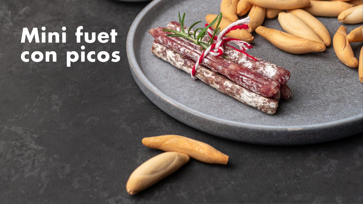 Explora nuestro menú a bordo y encuentra la combinación perfecta para satisfacer tus antojos durante el vuelo. 🥂✈️ #ElVueloQueSueñas 👉bit.ly/446lBw4