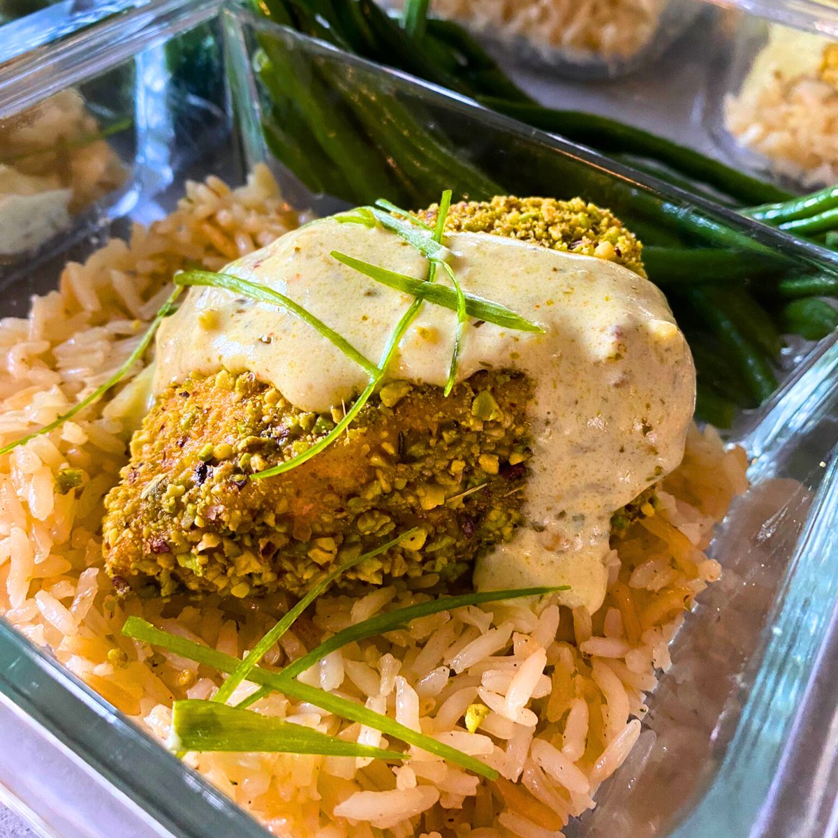 In honor of #NationalPistachioDay, check out this Pistachio Crusted Salmon served with Jasmine Rice and Green Beans! 😍 #PistachioLove #SeafoodSensation #PistachioPerfection