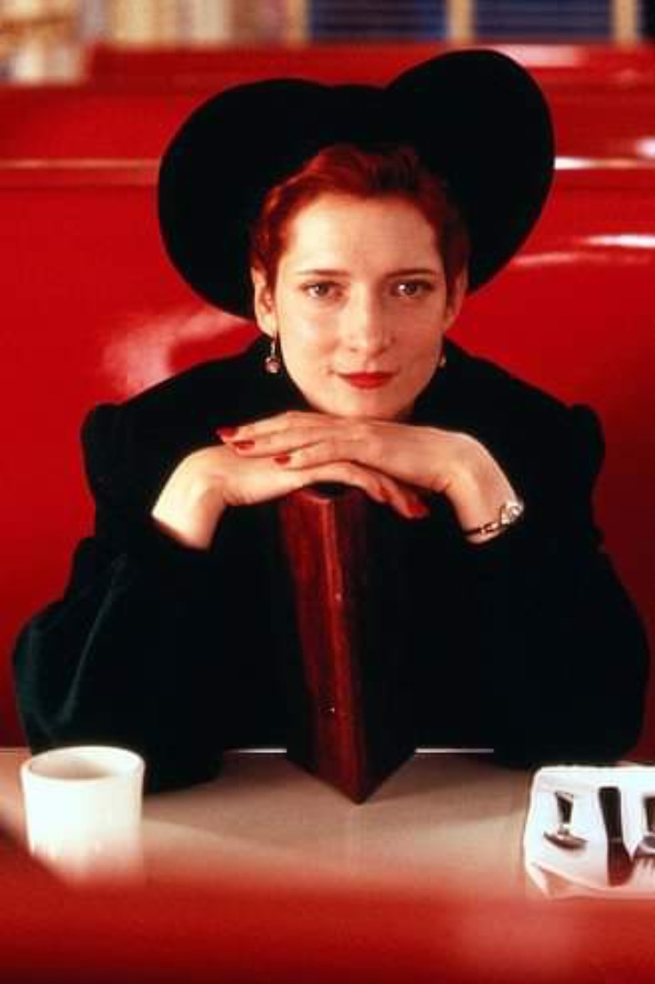 After the firing of Sean Young, Glenne Headly was cast in #DickTracy as Tess Trueheart. She knew nothing of the character until Warren Beatty showed her comic strips. She was unsure how to approach the role, Beatty told her he wanted her portrayal of Tess to 'be warm & sincere.'