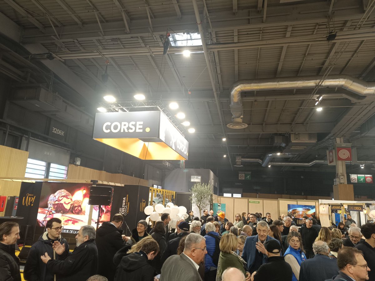 MsaCorse's tweet photo. La @MsaCorse au + près de nos agriculteurs pr soutenir ce modèle agricole qui nous est cher: circuits courts et qualité alimentaire 🥕🍅🤝
Retrouvez-nous demain avec notre partenaire @pays_ajaccien sur le stand @msa_actudu #SIA2024 pour parler des paniers solidaires #Afianc'avoi https://t.co/lbjrzV7o00