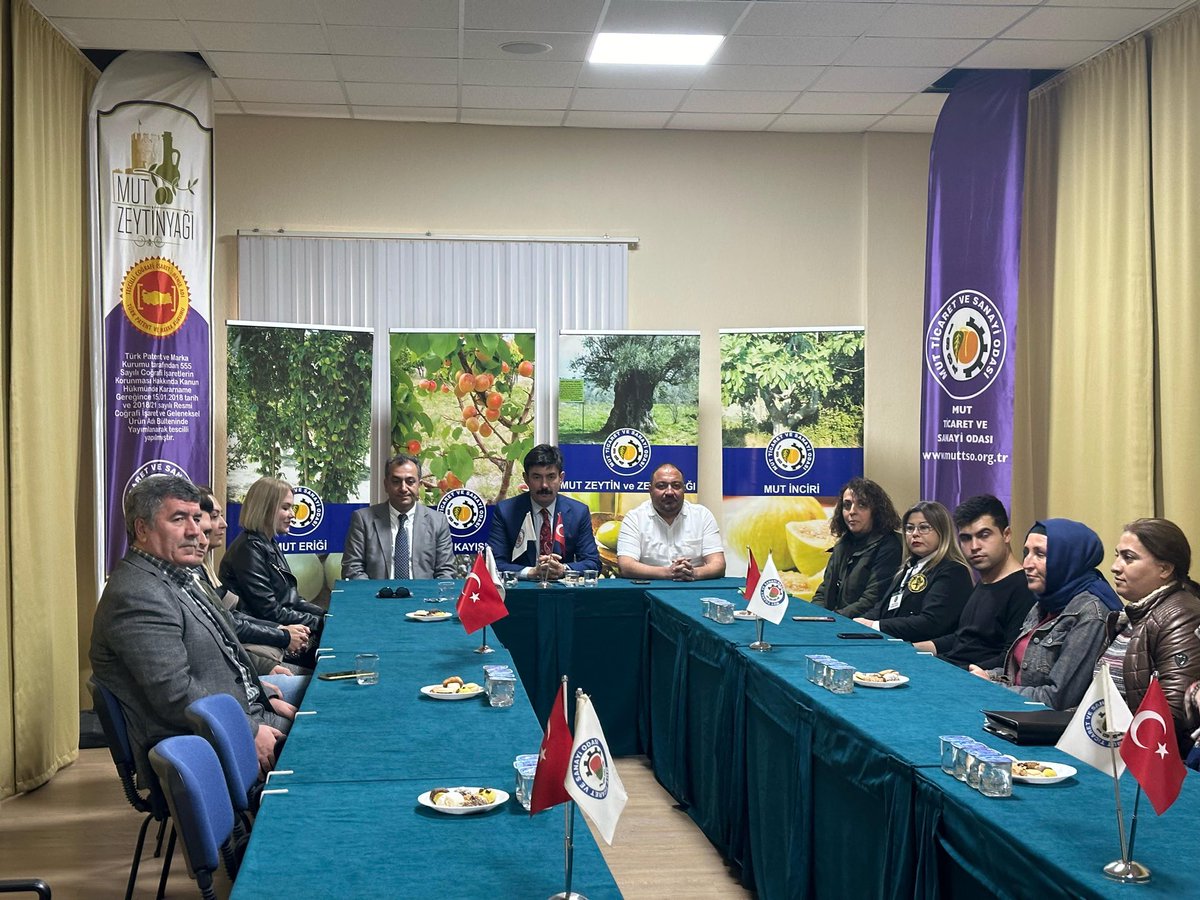KaymakamlikMut's tweet photo. Kaymakam @ihsanAyranc Mut Ticaret ve Sanayi Odasında gerçekleştirilen, Mersin Turizm Fuarı bilgilendirme toplantısına katıldı. Daire amirlerininde yer aldığı toplantıda fuar tanıtımı, Mersin Üniversitesi Turizm Fakultesi Dekanı Prof. Dr. Ahmet ATASOY tarafından yapıldı. https://t.co/mZZq76hGxw