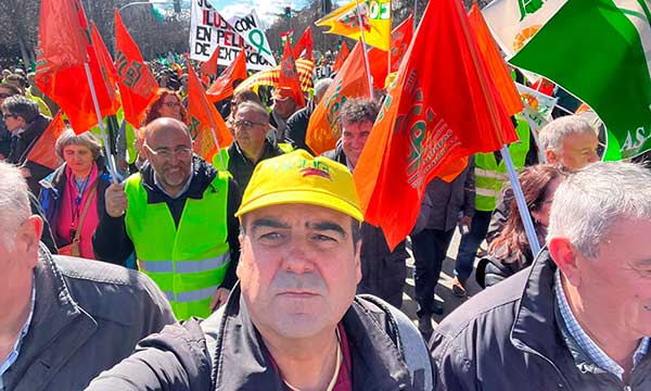 🪧👨‍🌾¿Pueden las protestas en toda Europa cambiar el rumbo de la política agraria de Bruselas? Es lo que han intentado hoy en Madrid 30.000 #agricultores de toda España, según los convocantes Upa, Coag y Asaja

📝agroautentico.com/2024/02/la-pro…

📌La #protesta en #Madrid bajo el lema ‘El