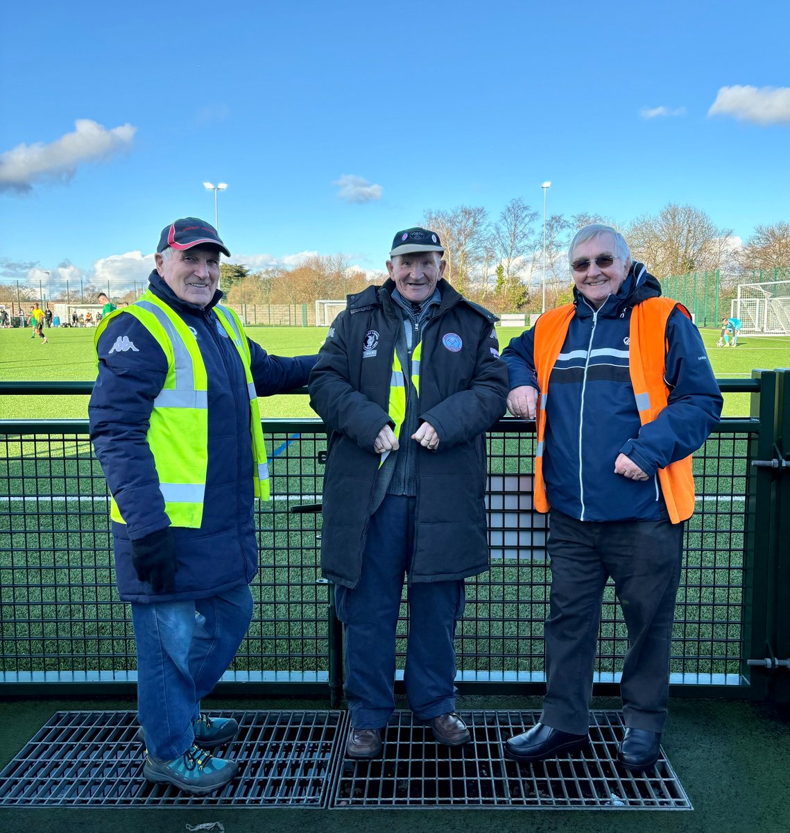 A big thank you to the dedicated stewards across #DorsetFootball! They ensure visitors are safely parked and greeted at the turnstiles, distribute programmes, oversee off-pitch operations & maintain order and ensure everyone's safety. Your efforts are truly appreciated!